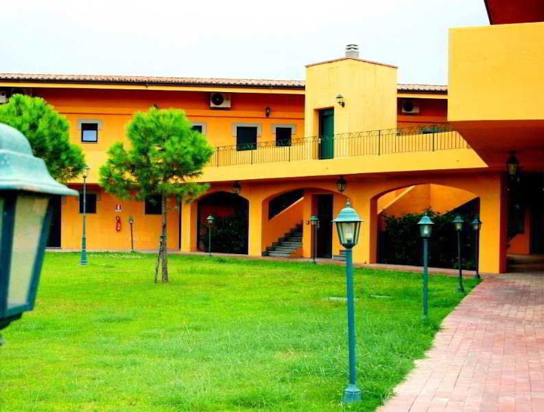 Marina Del Marchese Beach Resort Botricello Exterior photo